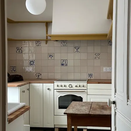 Maison Omelhier Charm And Contemporary Elegance *